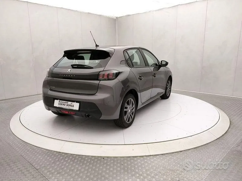 Peugeot 208 2021 photo 4