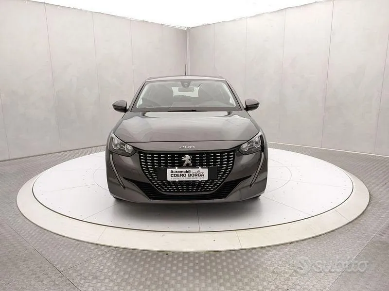 Peugeot 208 2021 photo 2