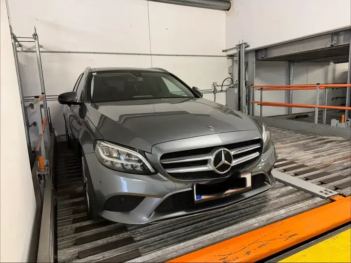 Mercedes-Benz C-Class 2019 photo 3