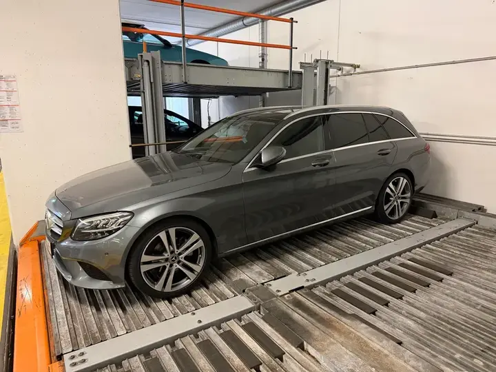 Mercedes-Benz C-Class 2019 photo 2
