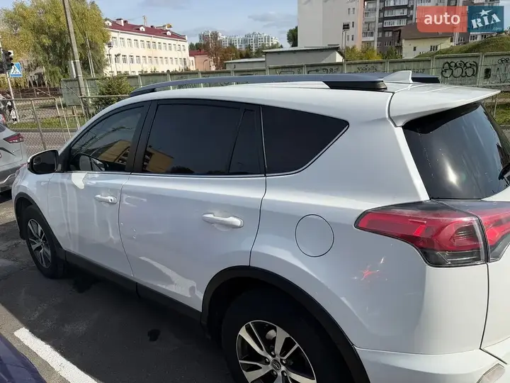Toyota Rav4 2016 photo 5