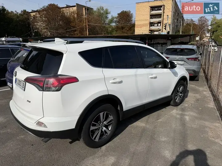 Toyota Rav4 2016 photo 3
