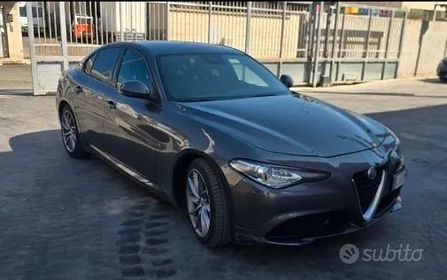 Alfa Romeo Giulia 2022 photo 2