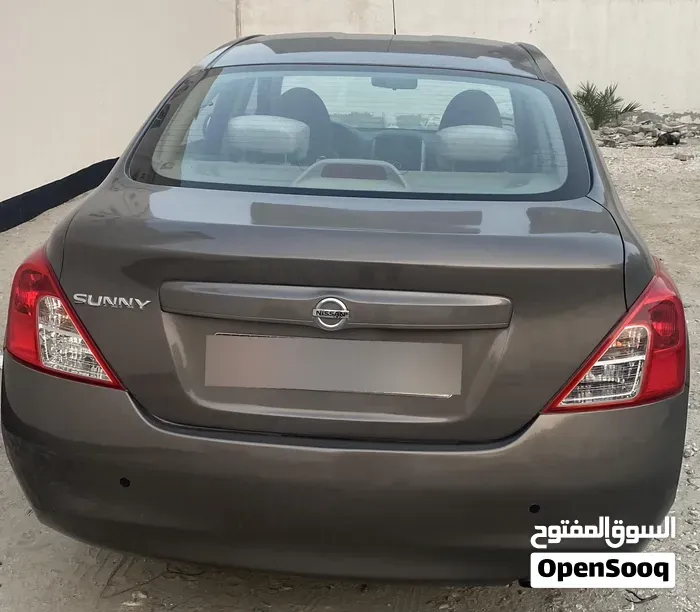 Nissan Sunny 2012 photo 2