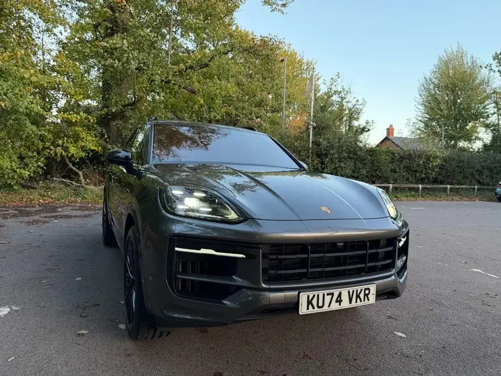Porsche Cayenne 2024 photo 2