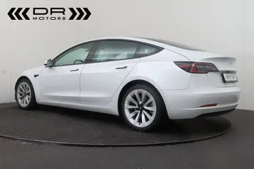 Tesla Model 3 2020 photo 3