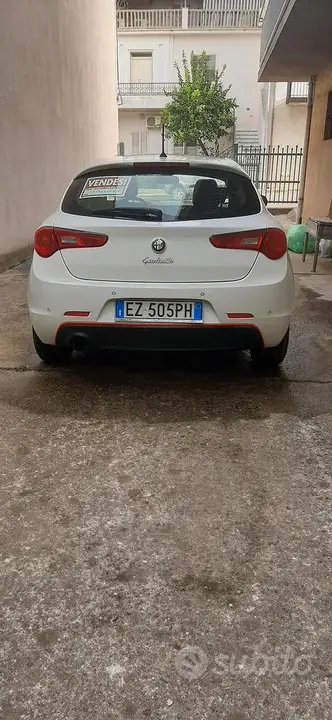 Alfa Romeo Giulietta 2014 photo 2