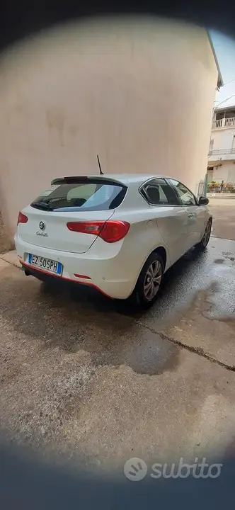 Alfa Romeo Giulietta 2014 photo 3
