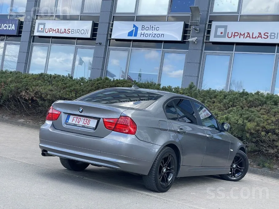 BMW E90 2009 photo 5