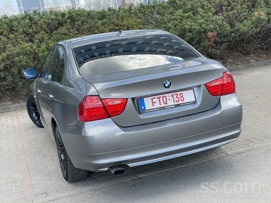 BMW E90 2009 photo 4