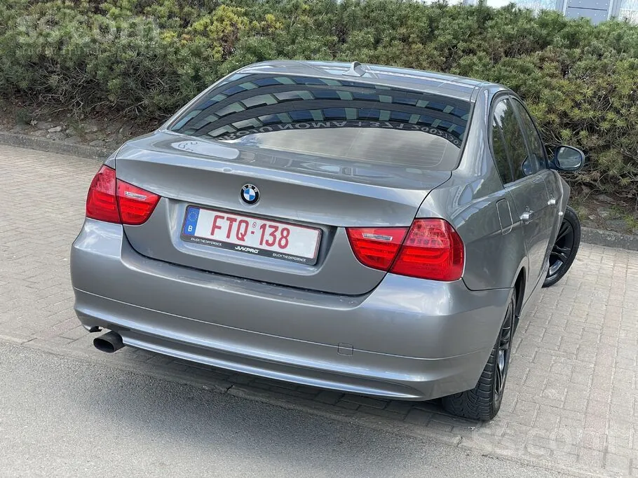 BMW E90 2009 photo 3