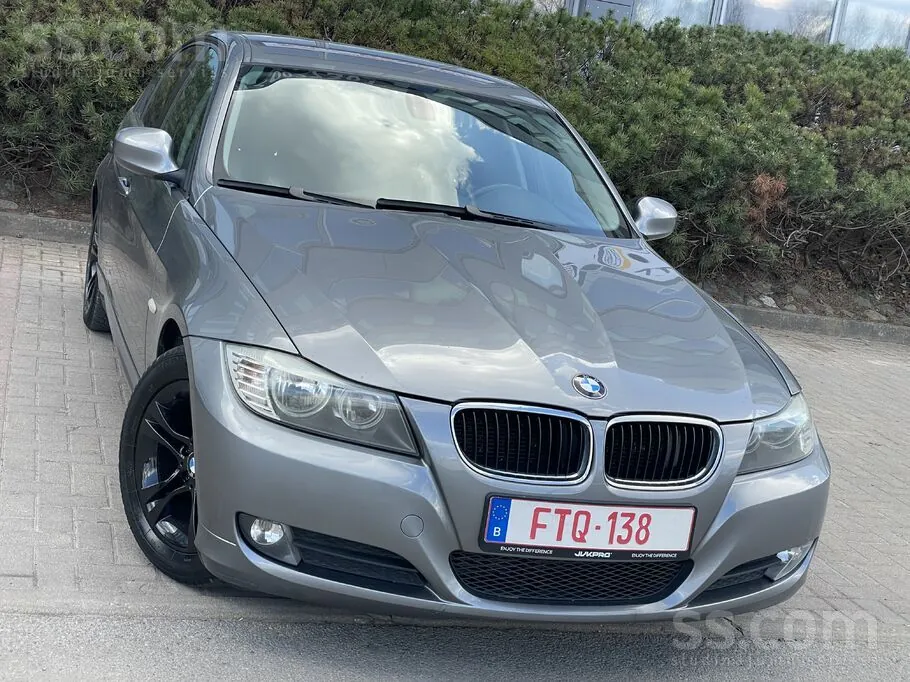 BMW E90 2009 photo 2