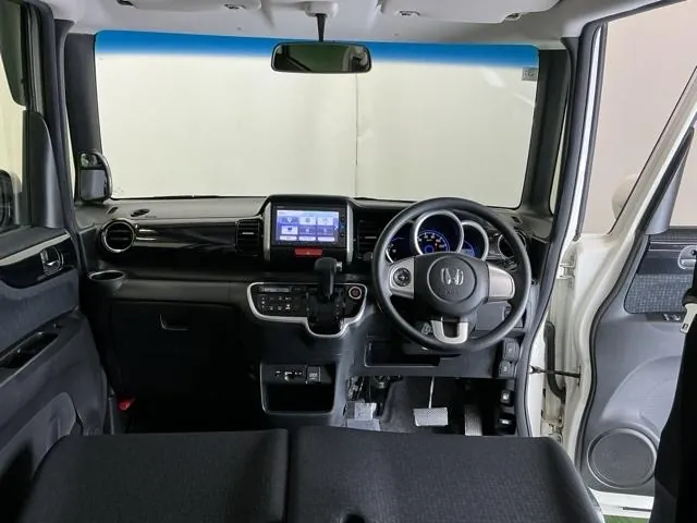 Honda N-Box 2016 photo 2