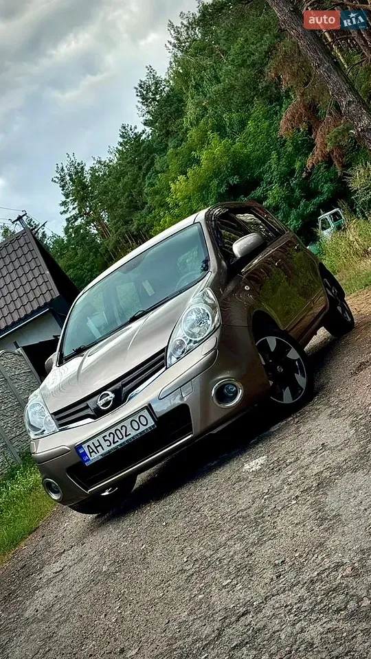 Nissan Note 2013 photo 2