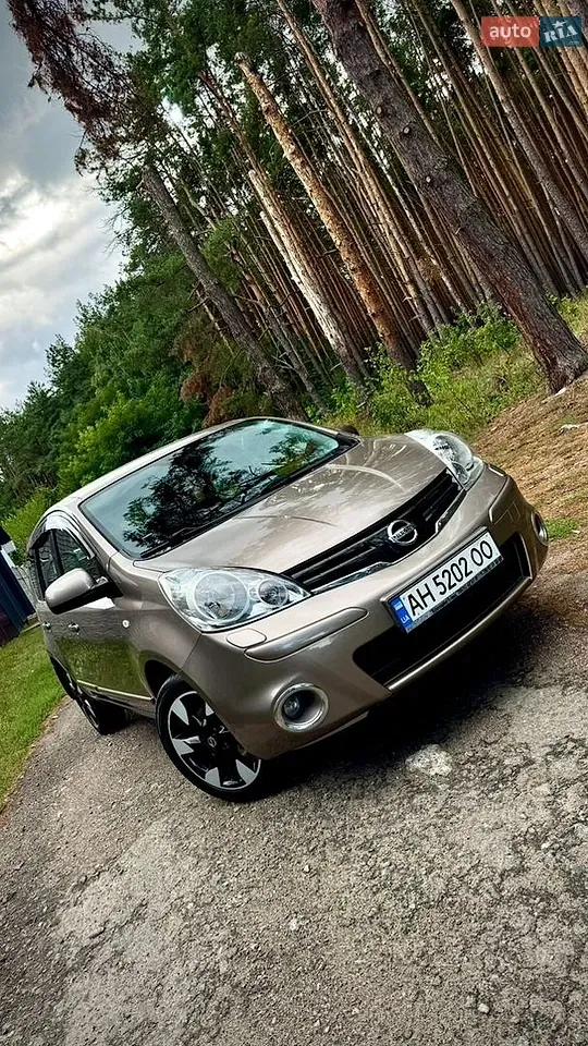 Nissan Note 2013 photo 4