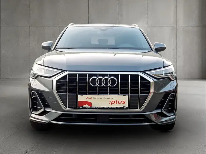 Audi Q3 2022 photo 2