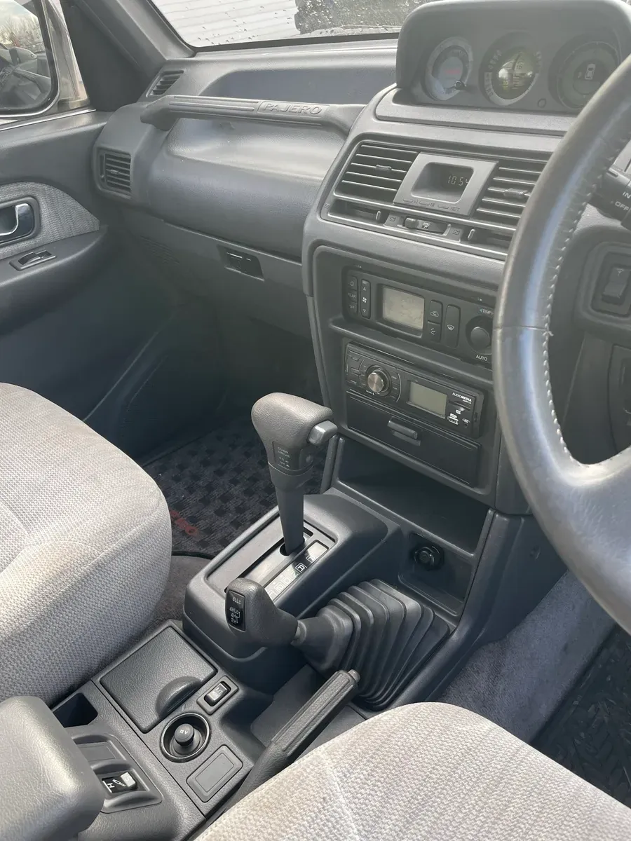 Mitsubishi Pajero 1996 photo 3