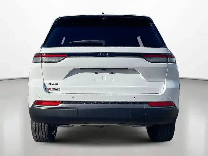 Jeep Grand Cherokee 2027 photo 4