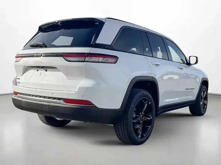 Jeep Grand Cherokee 2027 photo 5
