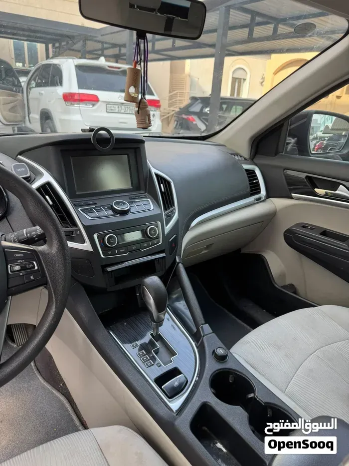 Dongfeng Ax7 2020 photo 4