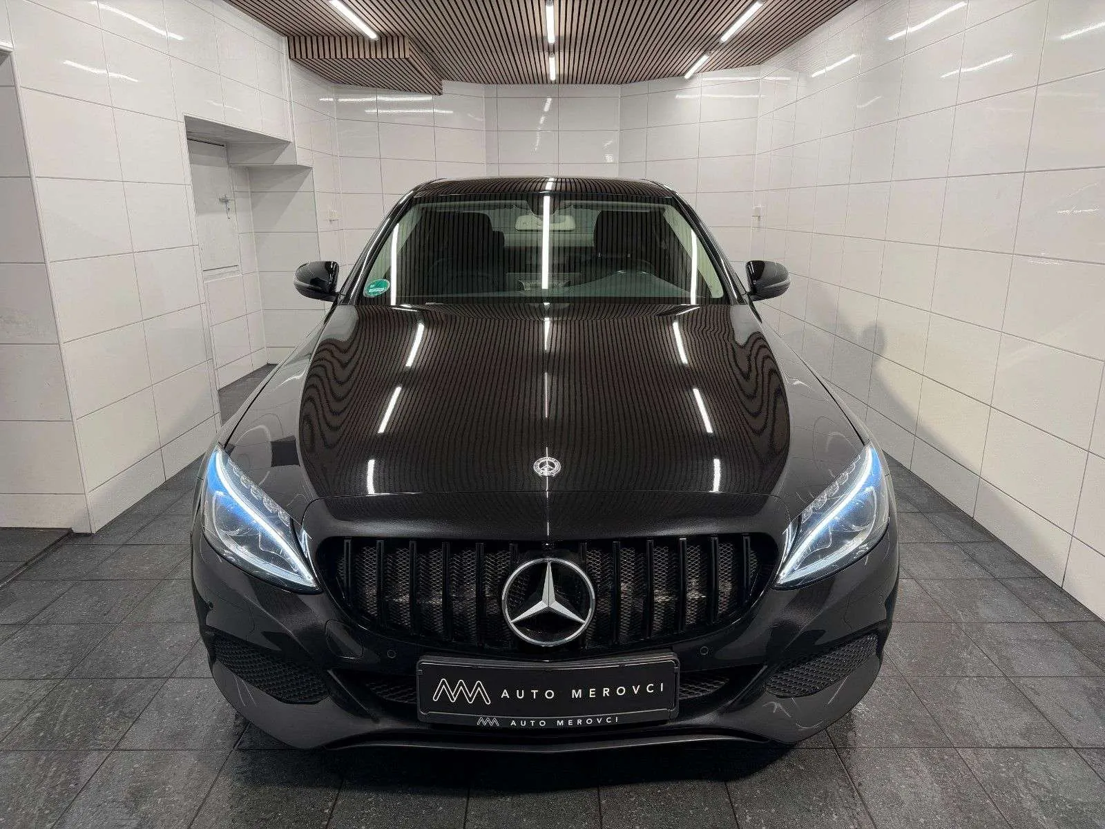 Mercedes-Benz C200 2018 photo 2