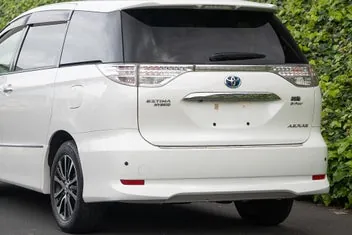 Toyota Estima 2014 photo 4