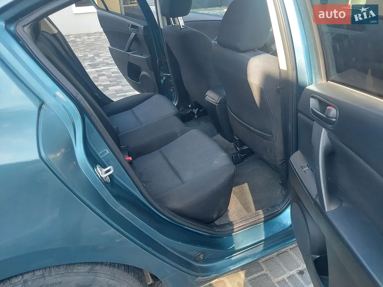Mazda 3 2010 photo 3