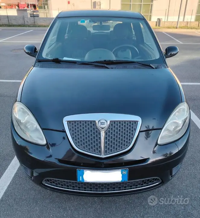 Lancia Ypsilon