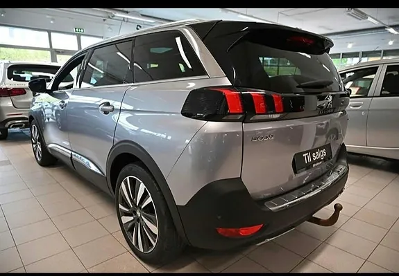 Peugeot 5008 2017 photo 5