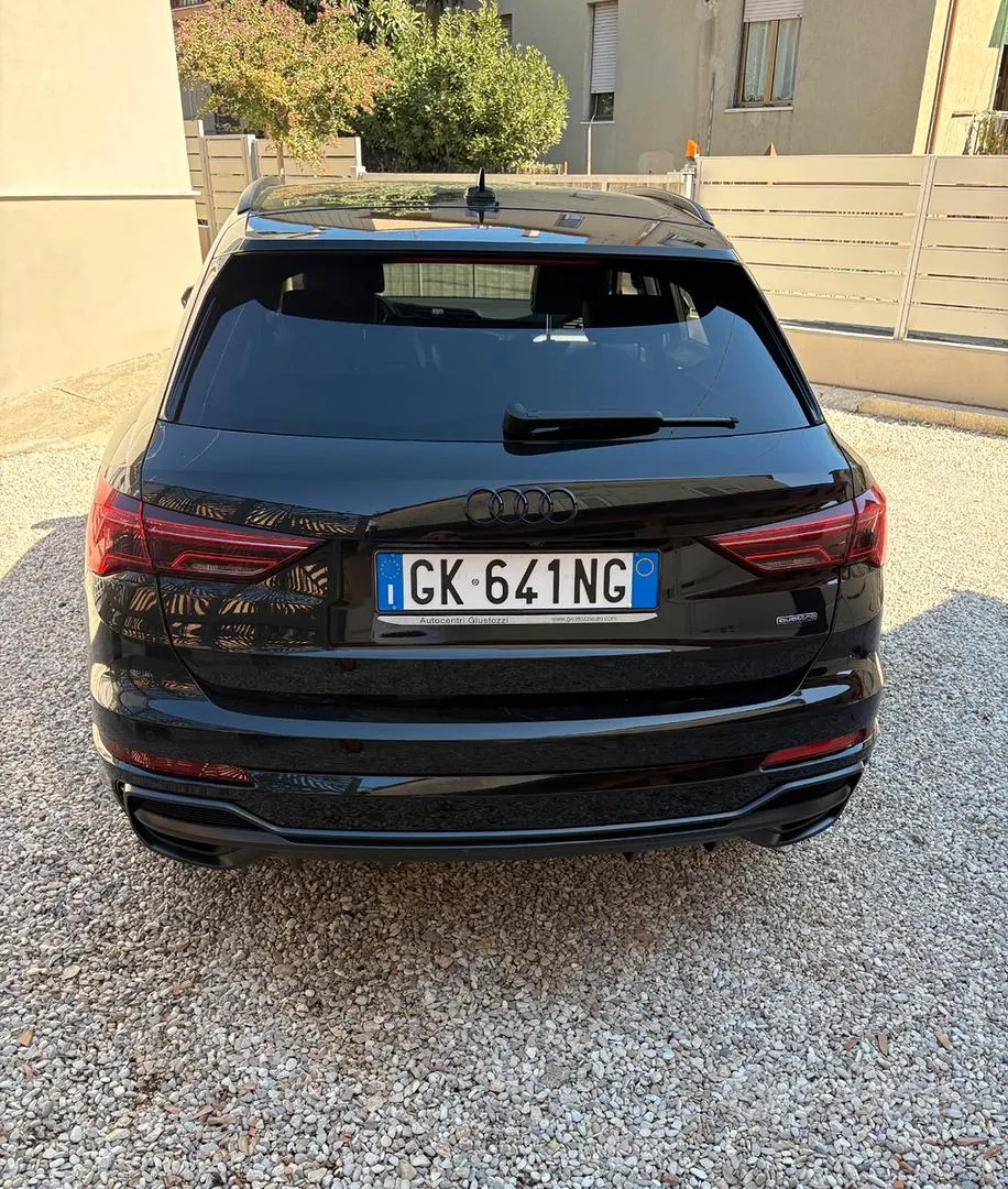 Audi Q3 2022 photo 2