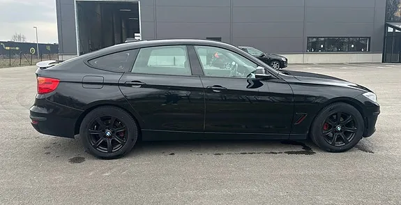 BMW 318D 2015 photo 2