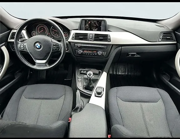 BMW 318D 2015 photo 4