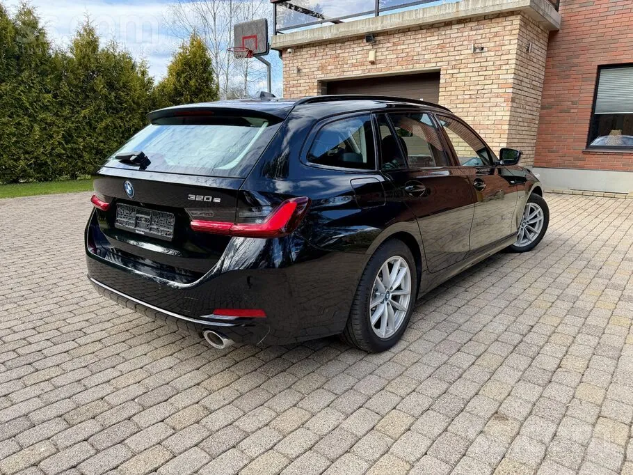 BMW 320E 2022 photo 4
