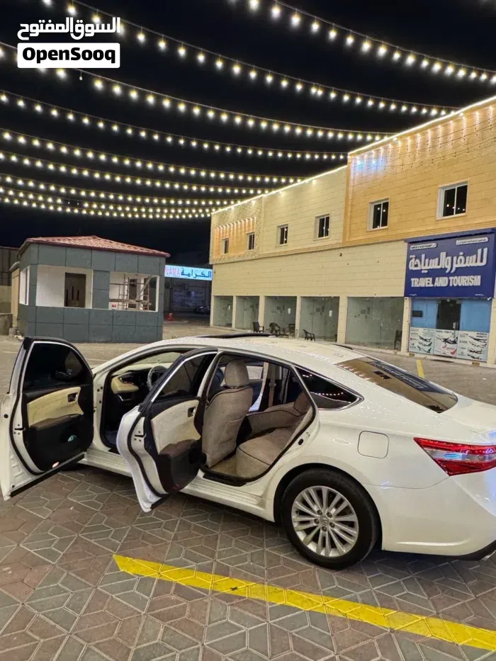 Toyota Avalon 2013 photo 2