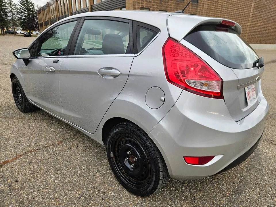Ford Fiesta 2013 photo 4