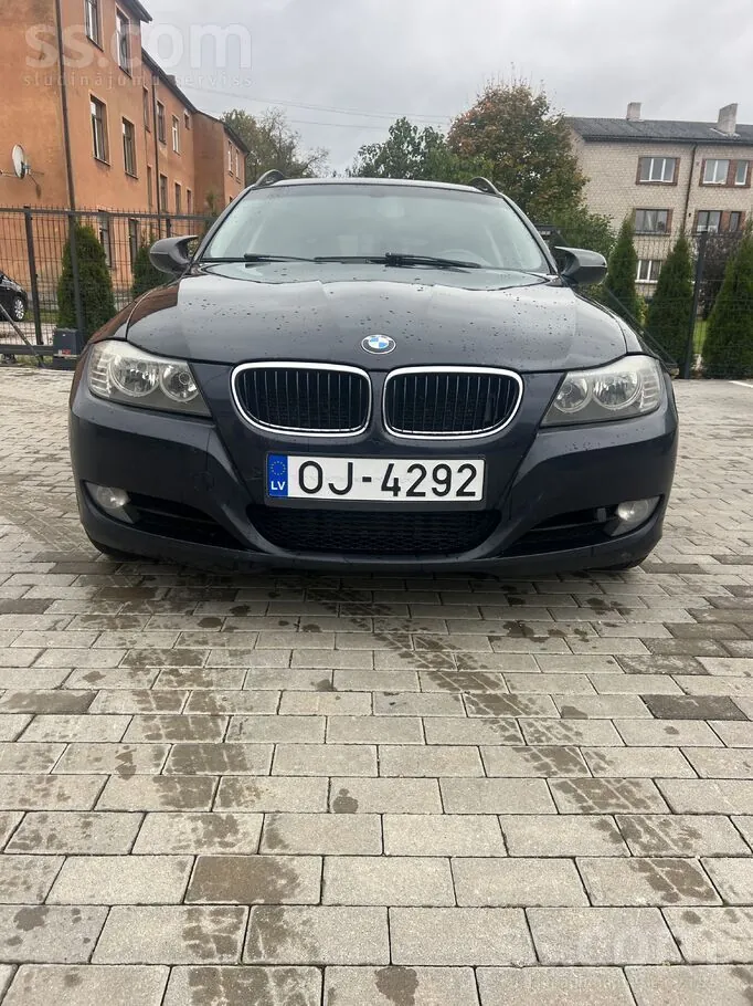 BMW 320D 2009 photo 2