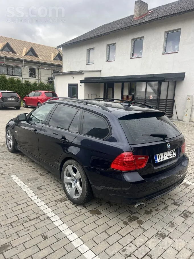 BMW 320D 2009 photo 4