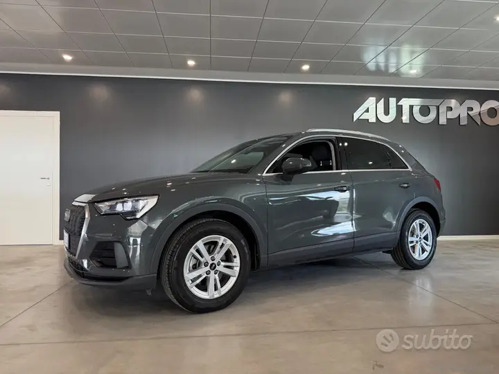 Audi Q3 2022 photo 2