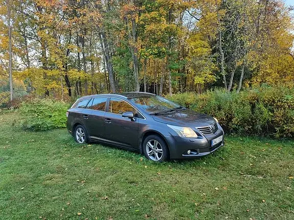Toyota Avensis 2009 photo 2
