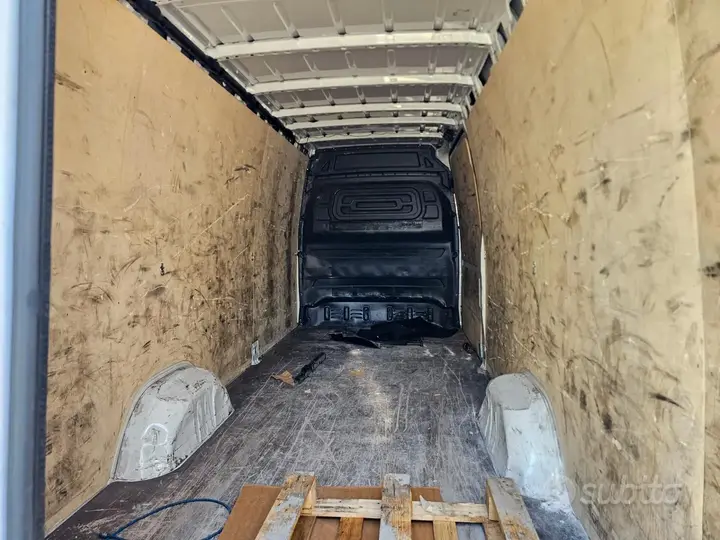 Mercedes-Benz Sprinter 2023 photo 3