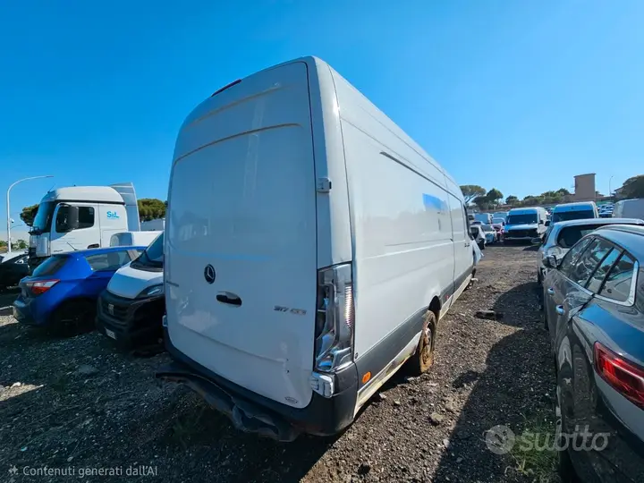 Mercedes-Benz Sprinter 2023 photo 2