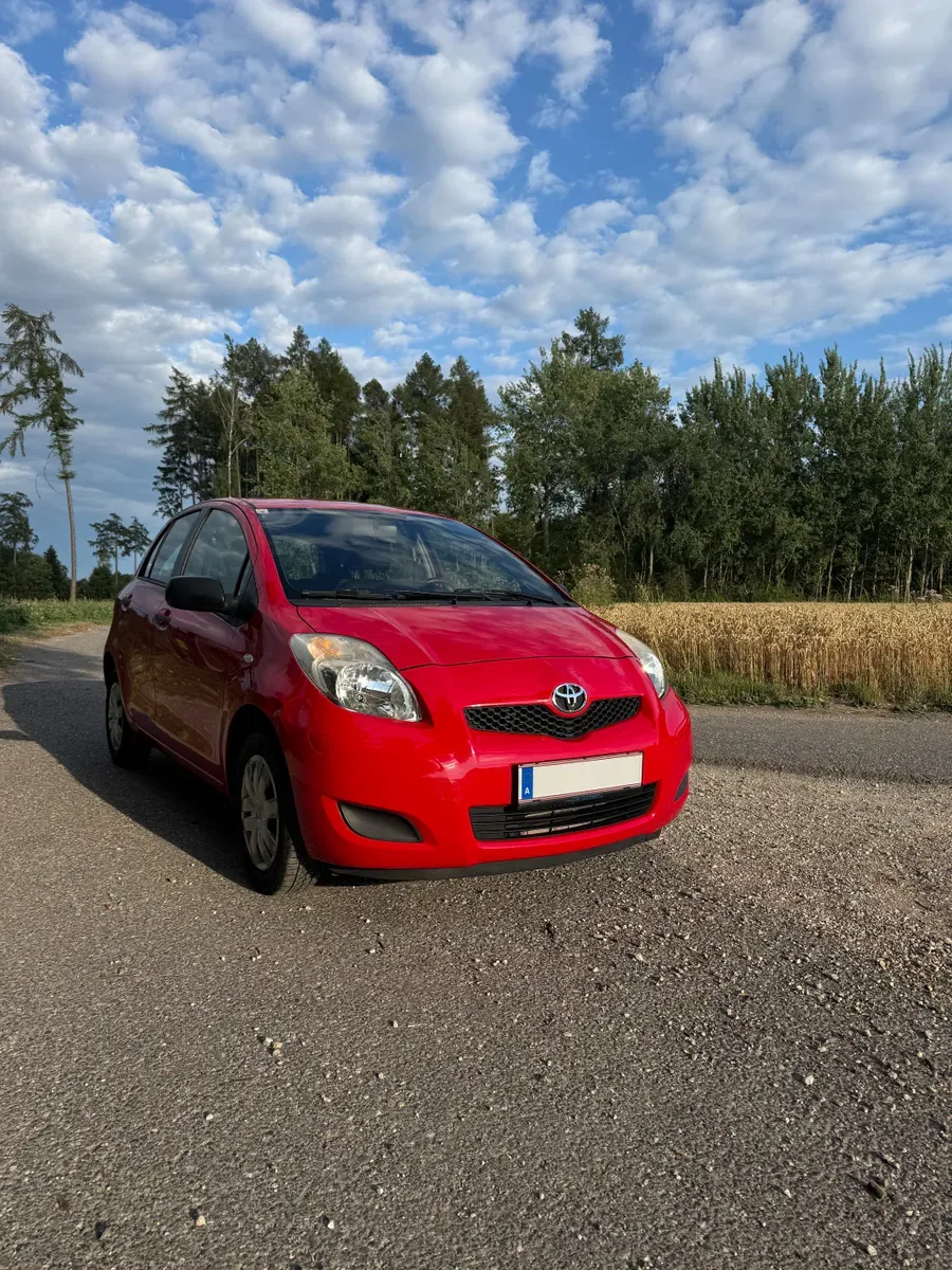 Toyota Yaris 2010 photo 3