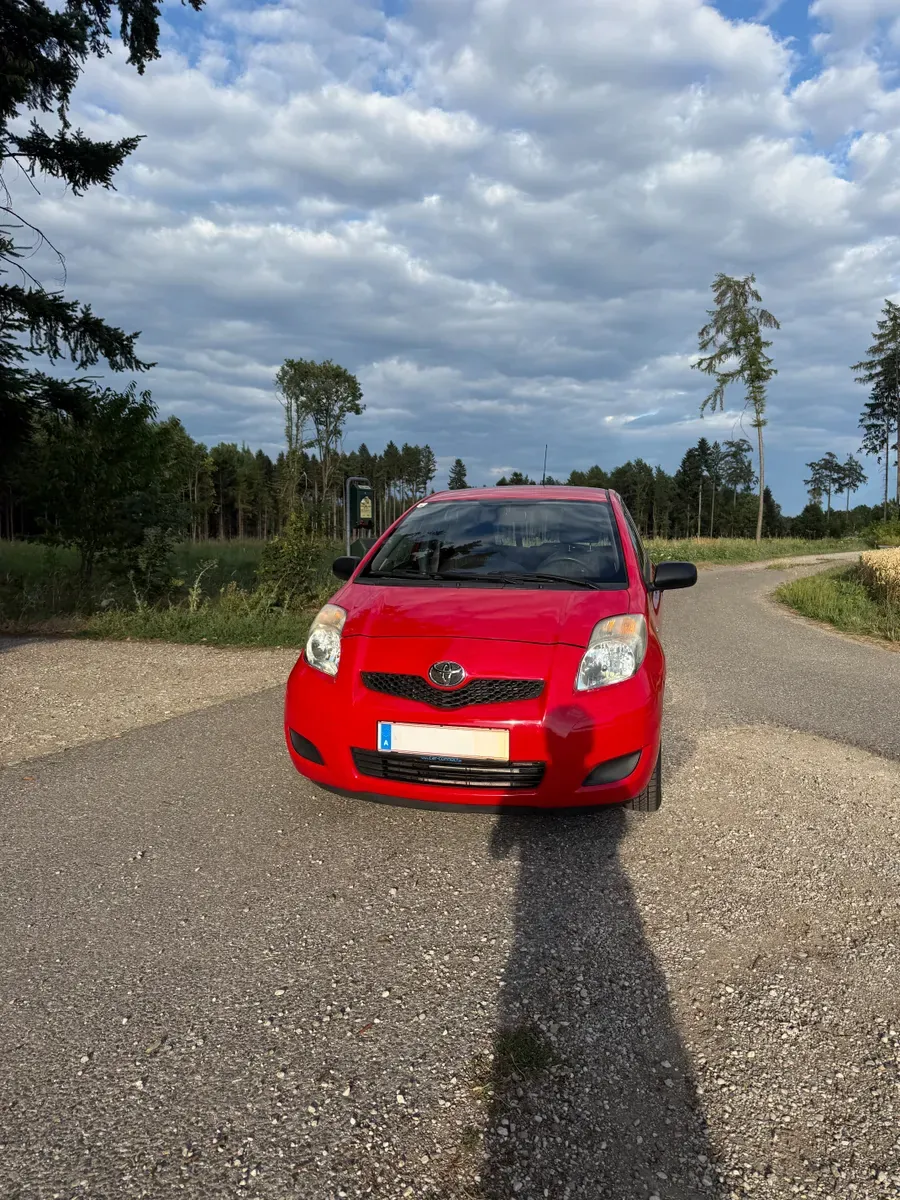Toyota Yaris 2010 photo 2