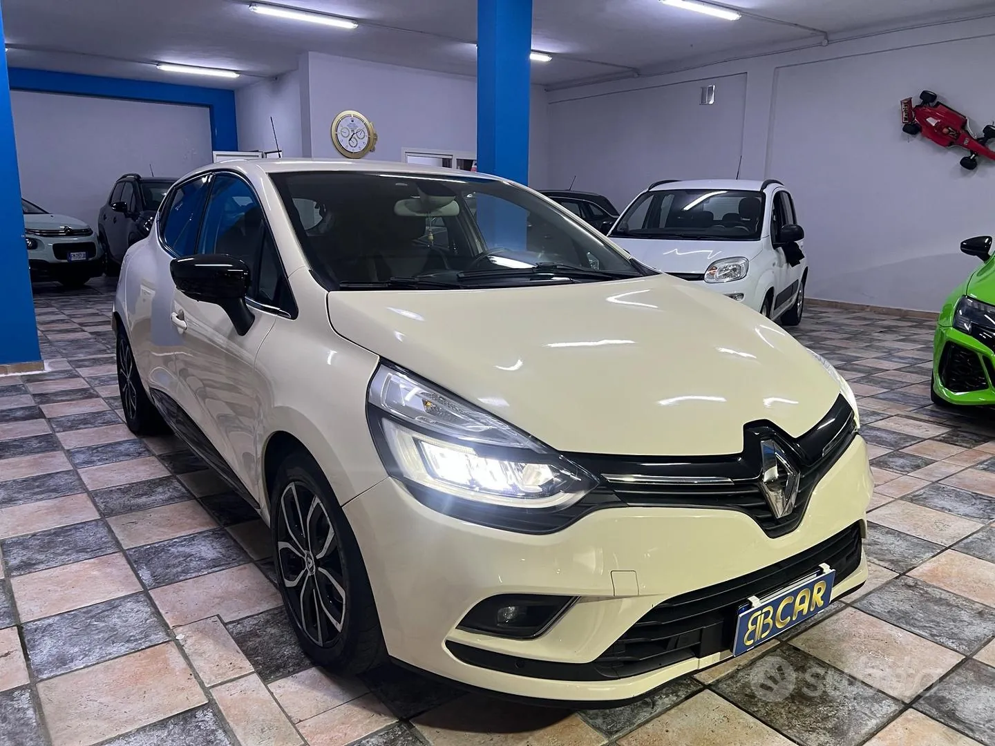 Renault Clio 2018 photo 2