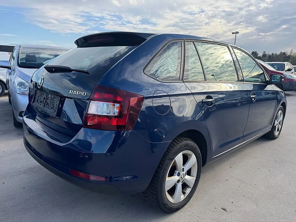 Skoda Rapid 2015 photo 2