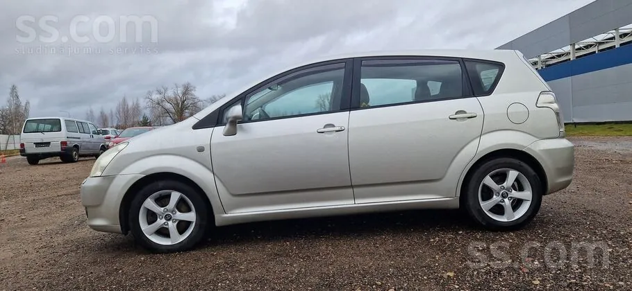 Toyota Corolla Verso 2006 photo 2