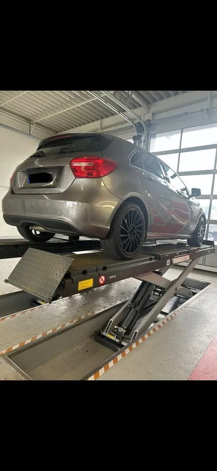 Mercedes-Benz A 180