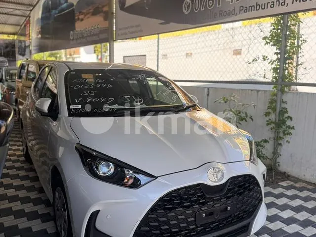 Toyota Yaris X