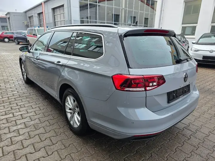 Volkswagen Passat 2023 photo 4