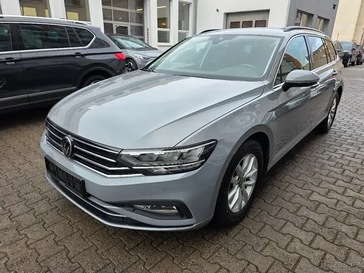 Volkswagen Passat 2023 photo 3
